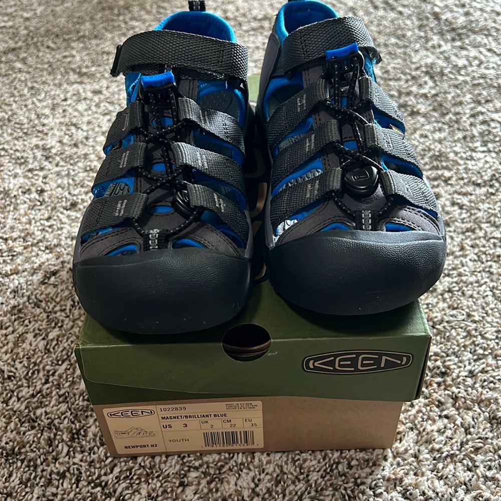 KEEN NEWPORT H2 YOUTH SIZE 3 (magnet/brilliant blue)